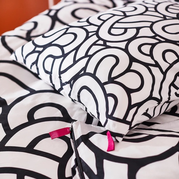 IKEA SÖTRÖNN Duvet cover and pillowcase(s), white/black/patterned, Full/Queen - Picture 4 of 6
